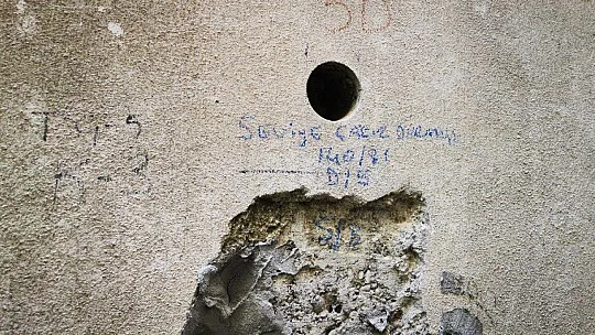 Marmaris'te depreme dayanıksız binalar yıkılıyor