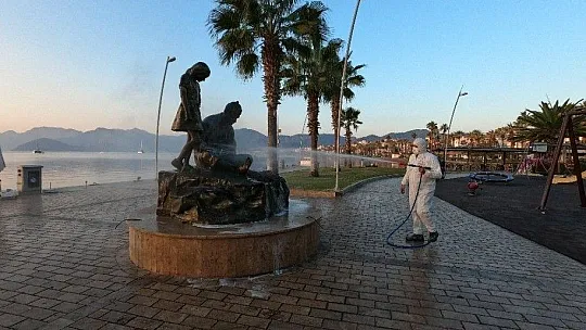 Marmaris'te dezenfekte çalışmalarına hız verildi