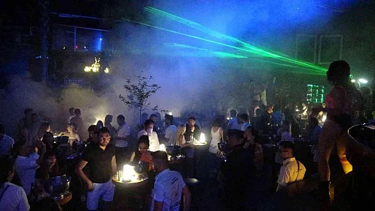 Marmaris'te eğlence hız kesmeden devam ediyor