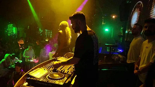 Marmaris'te eğlence hız kesmeden devam ediyor