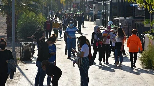 Marmaris'te emniyetten ve zabıtadan megafonlu uyarı