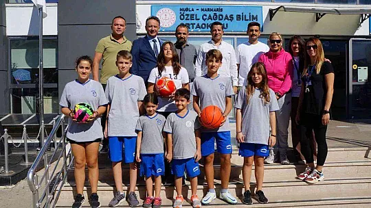 MARMARİS'TE EN ÇOK PİL TOPLAYAN OKULLAR ÖDÜLLENDİRİLDİ