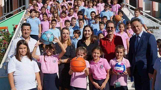 MARMARİS'TE EN ÇOK PİL TOPLAYAN OKULLAR ÖDÜLLENDİRİLDİ