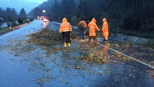 Marmaris'te fırtına sonrası çalışmalar sürüyor