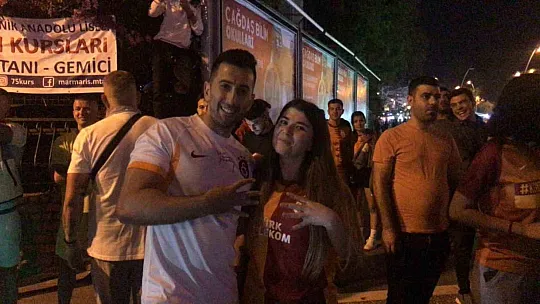 Galatasaraylılar sokağa taştı