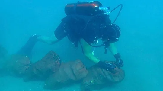 Marmaris'te hem karada hem de denizde temizlik yapıldı