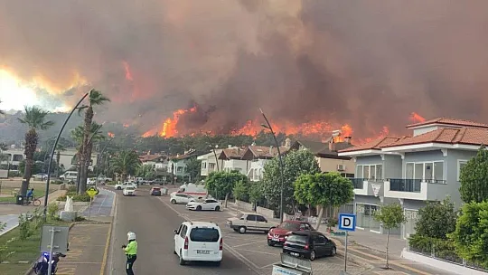 Marmaris'te ilk belirlemelere göre 1 fabrika, 27 ev ve 1 araç yandı