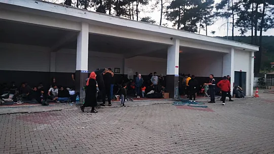 Jandarma ekipleri 96 düzensiz göçmen yakaladı