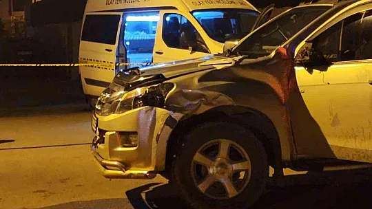MARMARİS'TE KAMYONETLE MOTOSİKLET ÇARPIŞTI 1 ÖLÜ