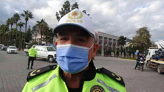 Marmaris'te kask takmayan motosiklet sürücülerine ceza kesildi