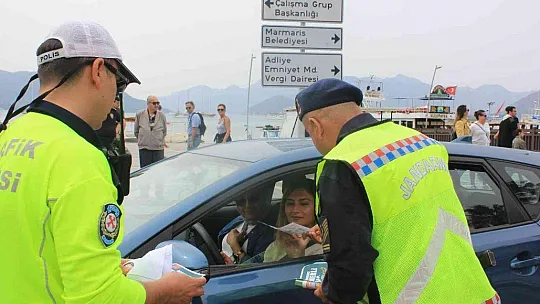 Marmaris'te Kaymakam Aksoy'un katılımı ile 'bayramınız kemerli olsun' denetimleri yapıldı