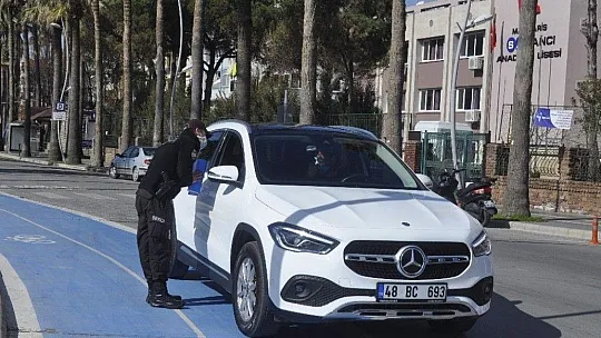 Marmaris'te kısıtlama sürecinde denetimler devam ediyor