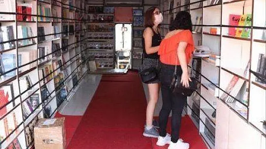 Marmaris'te kitapseverler edebiyatçılarla bir araya geliyor