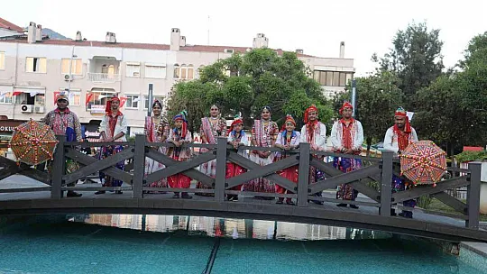 Marmaris'te kutlamalar devam ediyor