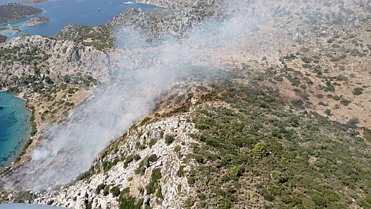 MARMARİS'TE MAKİLİK ALANDA YANGIN ÇIKTI