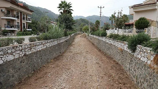 Marmaris'te mazgallar kül tablasına dönmüş