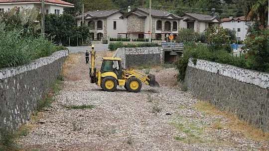 Marmaris'te mazgallar kül tablasına dönmüş