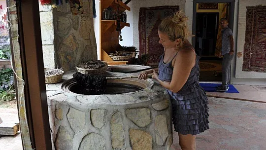 Marmaris'te müze gibi halı mağazası