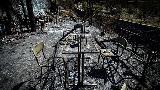 Marmaris'te müze olarak kullanılan 1 asırlık yapı küle döndü