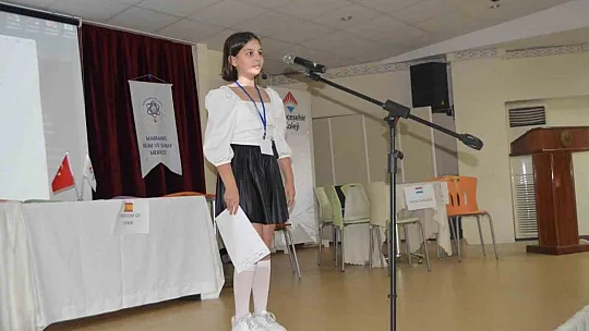 Öğrenciler için İngilizce konferans gerçekleştirildi