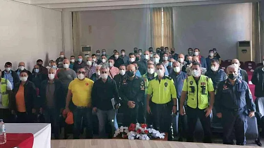 Marmaris'te okul servisi şoförlerine trafik eğitimi verildi