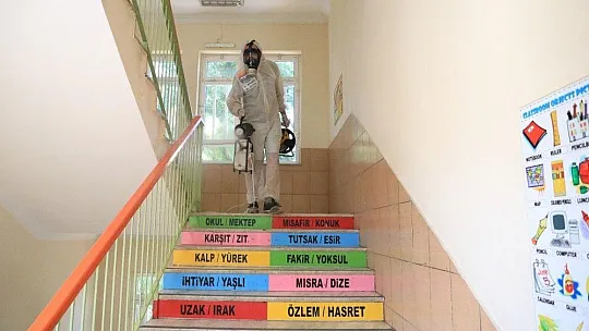 Marmaris'te okullar dezenfekte edildi
