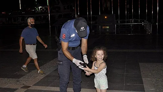 Marmaris'te pandemi seferberliğine yabancı turistler de katıldı