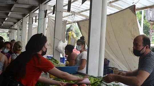 Marmaris'te pazarcı esnafı eski günlerine dönmek istiyor