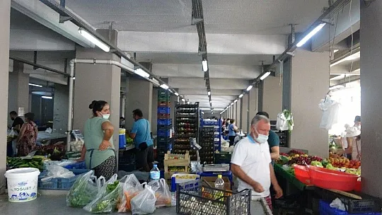 Marmaris'te pazarcı esnafı eski günlerine dönmek istiyor