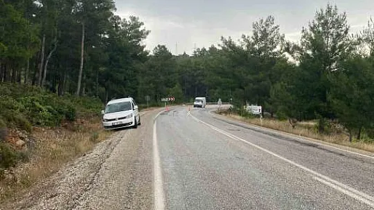Personel taşıyan minibüs kaza yaptı