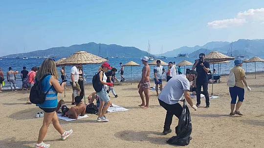 Marmaris'te plajlar temizlendi, mavi bayrak asıldı