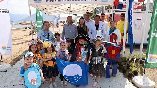 Marmaris'te plajlar temizlendi, mavi bayrak asıldı