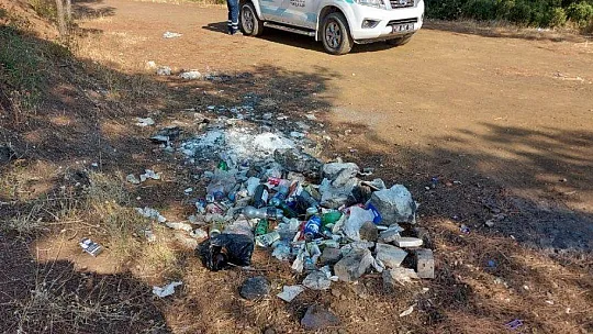 Marmaris'te plajlardaki çöpler temizlendi