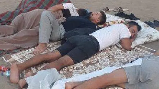 Marmaris'te plajlardaki çöpler temizlendi