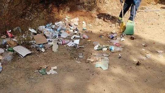 Marmaris'te plajlardaki çöpler temizlendi