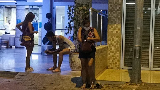 Marmaris'te ruhsatsız otel mühürlendi, turistler başka otellere yerleştirildi