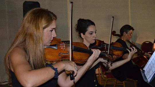 Marmaris'te sosyal mesafeli klasik müzik konseri