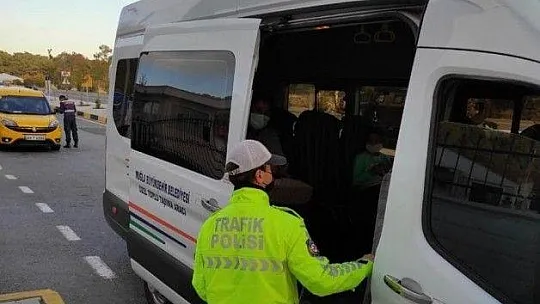 Marmaris'te toplu taşıma araçlarında Korona virüs denetimi yapıldı