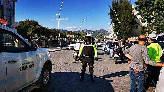 Marmaris'te trafik ekipleri kural tanımayanları denetliyor