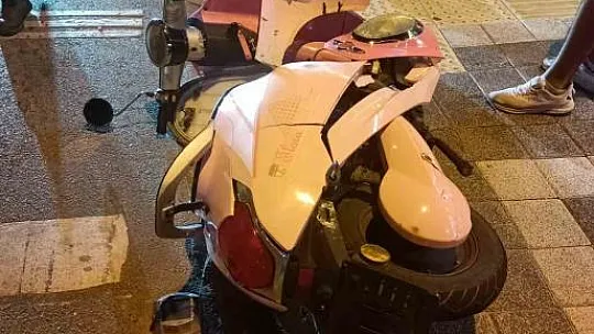 Motosiklet Ambulansa Çarptı
