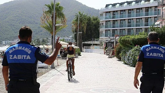 Marmaris'te turistlere maske uyarısı
