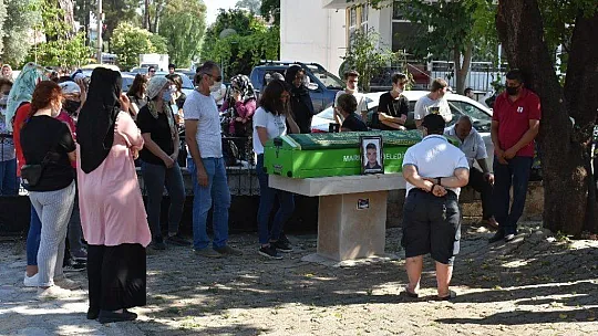 Marmaris'te üzerine su deposu düşerek ölen genç toprağa verildi