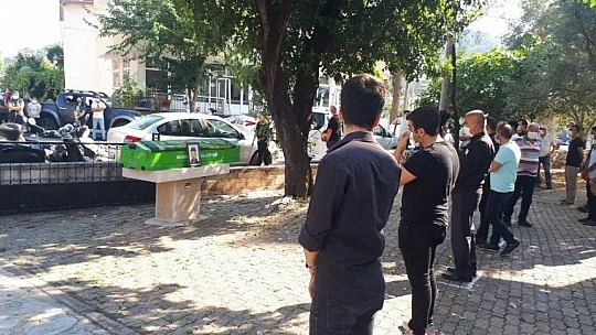 Marmaris'te üzerine su deposu düşerek ölen genç toprağa verildi