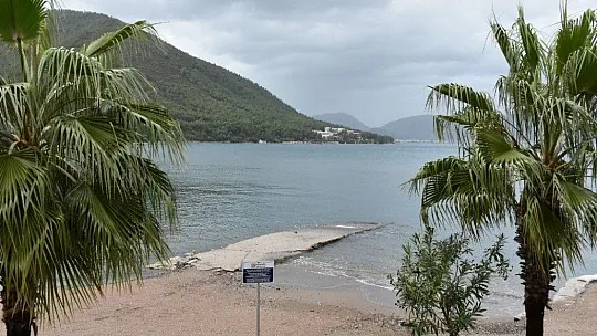 Marmaris'te yağmurlu hava etkisini sürdürüyor