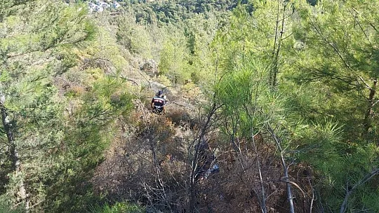 Marmaris'te yangınla ilgili vatandaşların şüphelendiği 2 kişi aranıyor