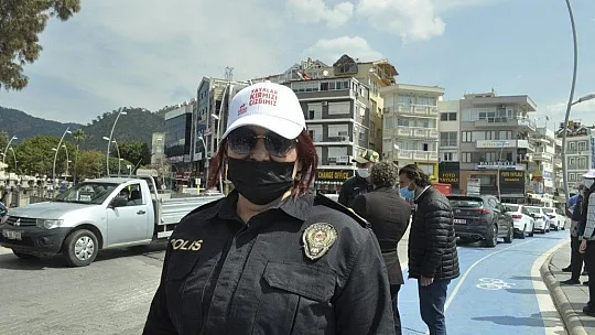 Marmaris'te yaya geçitlerine kırmızı çizgi çekildi