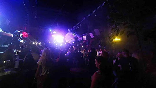 Marmaris'te yazdan kalma gecelerde eğlenceler devam ediyor