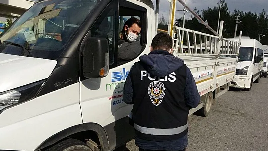 Marmaris'te yeni yıl öncesi trafik yoğunluğu yaşanıyor