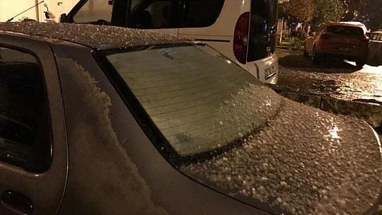Marmaris'te yıllar sonra kar tanecikleri düştü