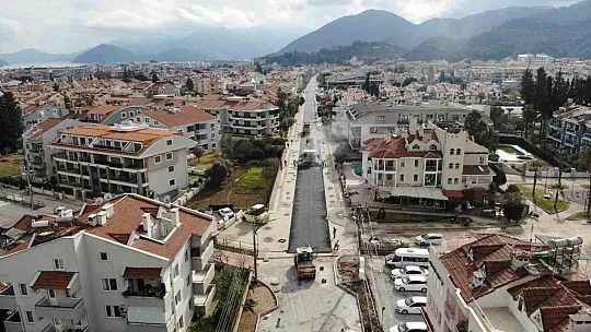 Marmaris'te yol yapım hamlesi
